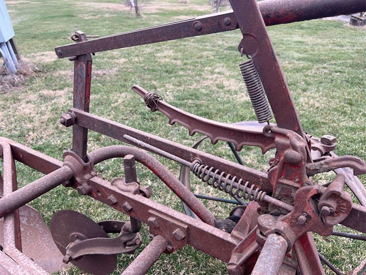 oliver-no.-100-plow-image-17