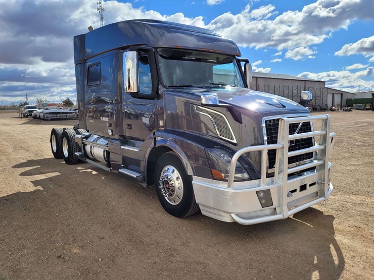 2018-volvo-vnl-conventional-new-generation-image-3