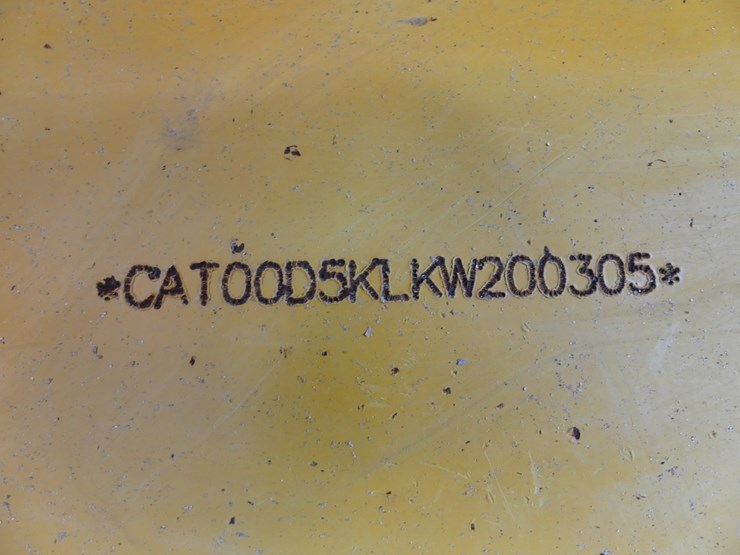 2015-caterpillar-d5k2-xl-image-17