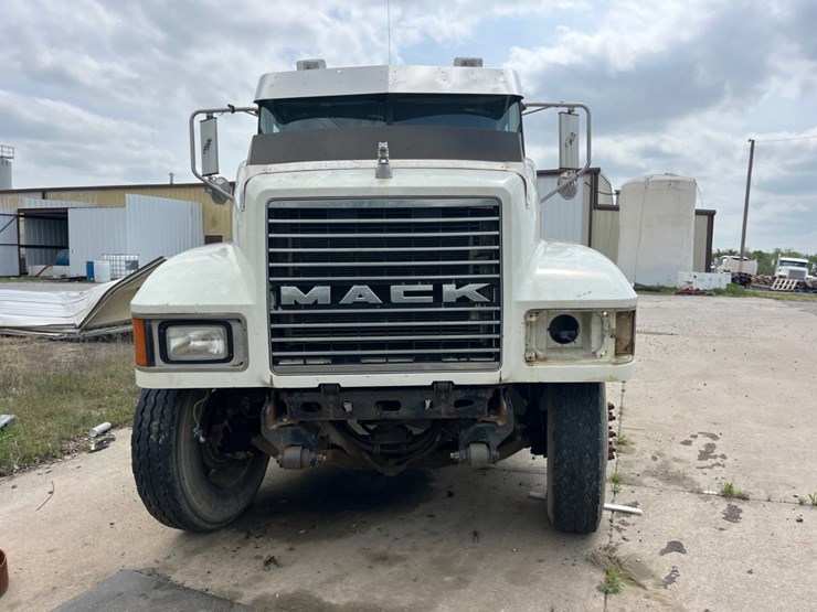 2006-mack-chn613-image-2