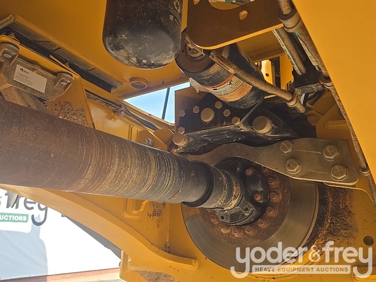 2022-deere-260e-image-61