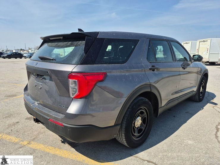 2020-ford-explorer-image-5