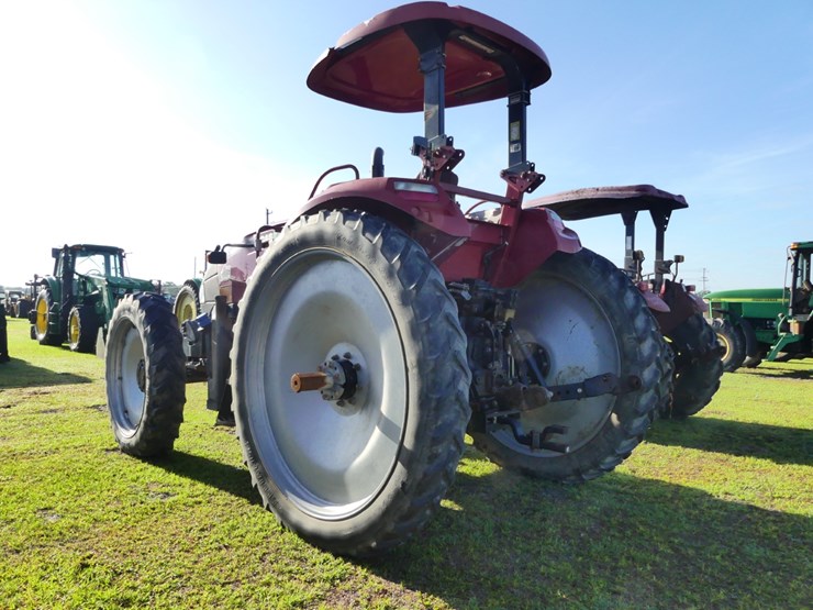case-ih-farmall-140a-image-4