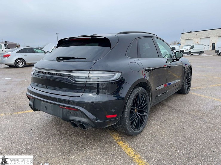 2024-porsch-macan-gts-image-4