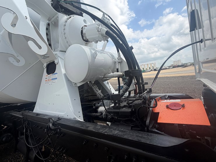 2022-western-star-4700-image-17