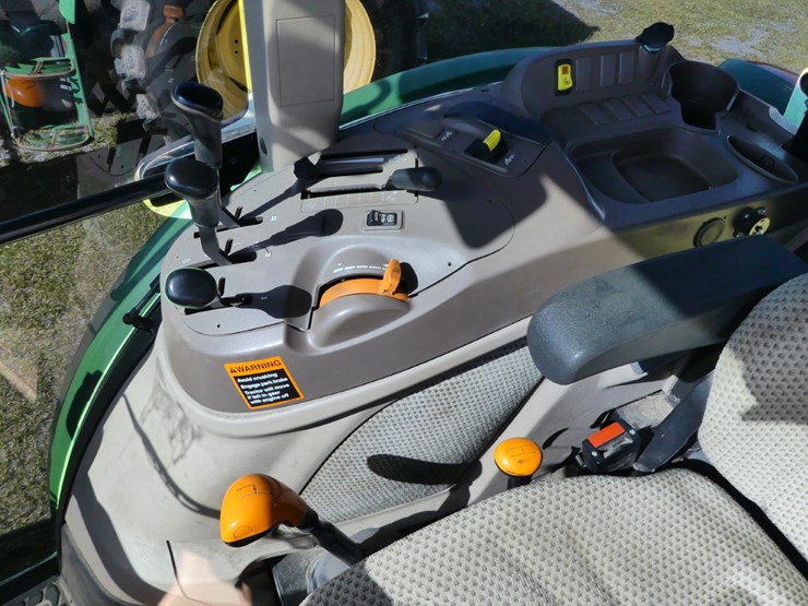 john-deere-6105e-image-12