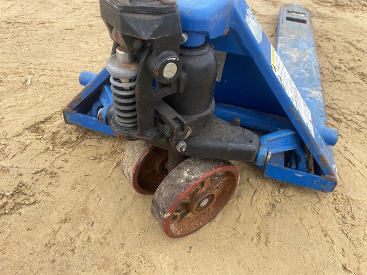 #3918-•-lift-rite-5,500-lbs.-pallet-jack-image-7