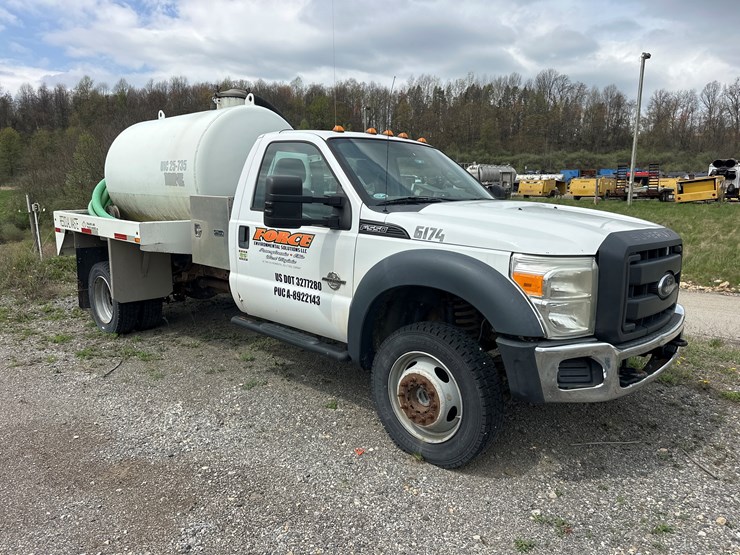 2012-ford-f550-image-3