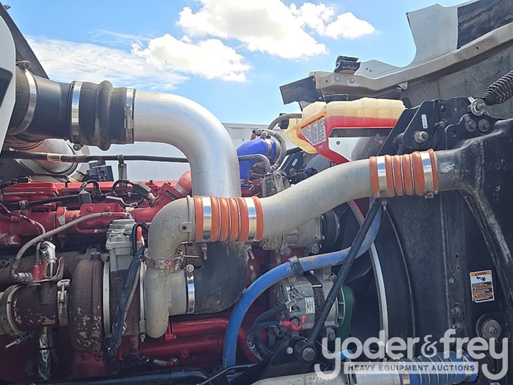 2014-kenworth-t880-image-97