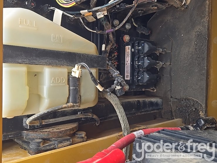 2019-caterpillar-336-image-48