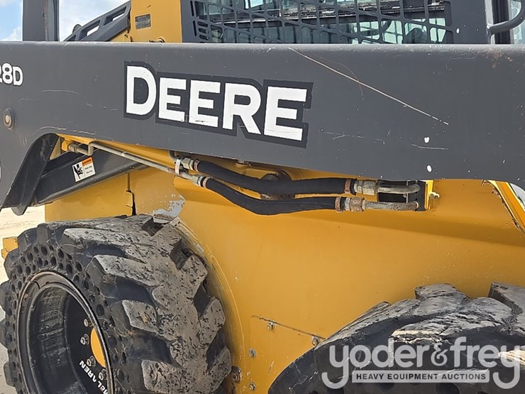 2011-deere-328d-image-25