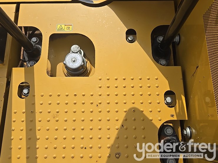 2019-caterpillar-336-image-133