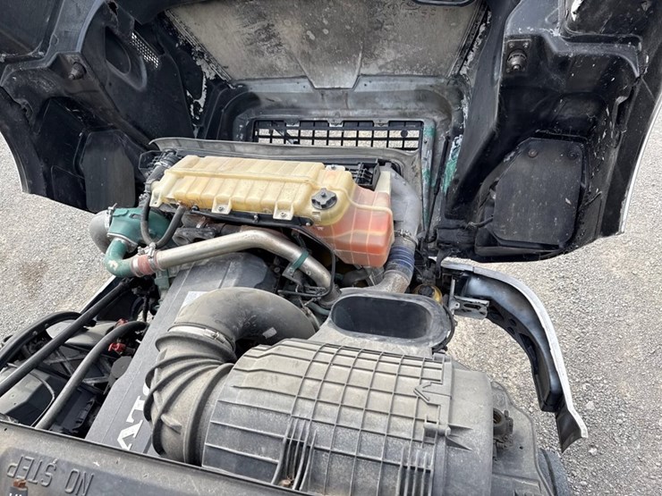 #31956-•-2012-volvo-vnl-tandem-axle-truck-tractor-image-42