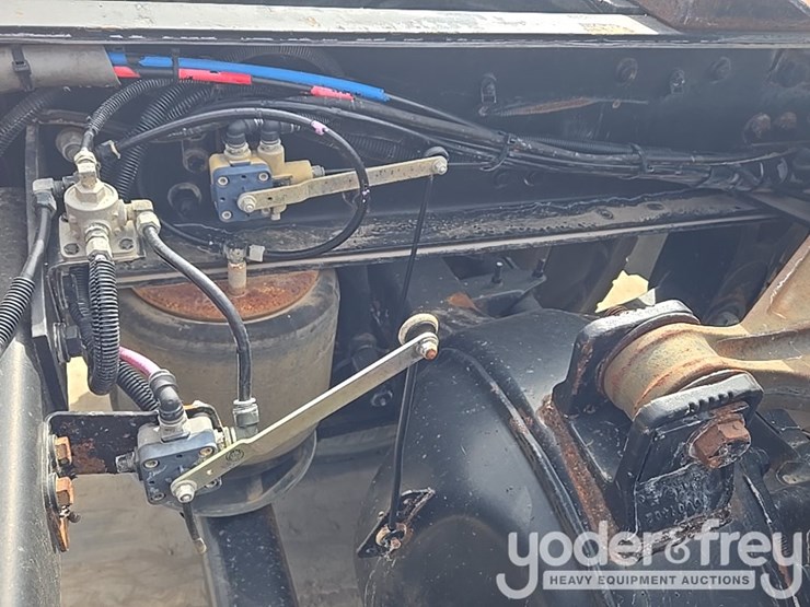 2014-kenworth-t800-image-63