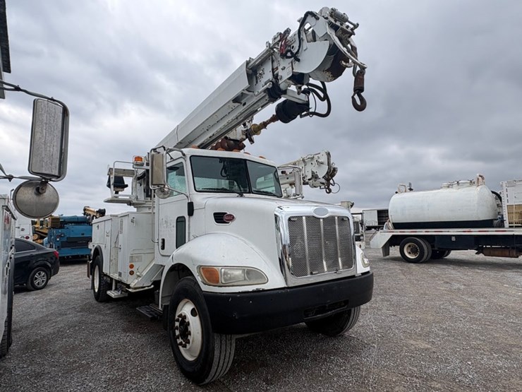 2007-peterbilt-335-image-2