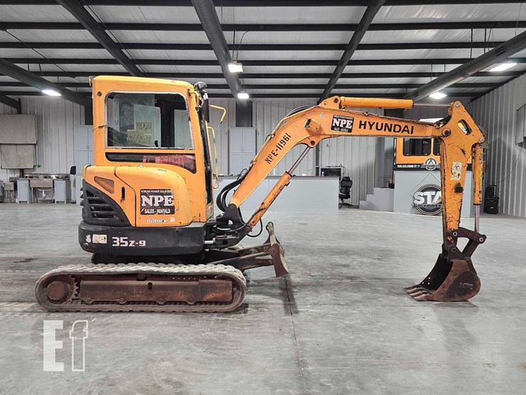 2013-hyundai-robex-35z-9-image-6