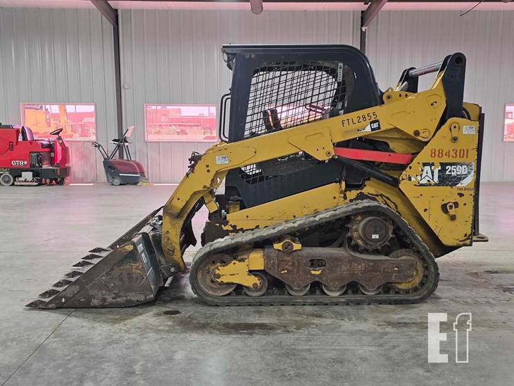 2015-caterpillar-259d-image-5