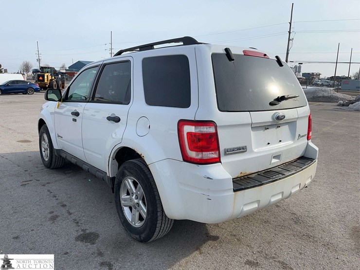 2011-ford-escape-hybrid-image-7