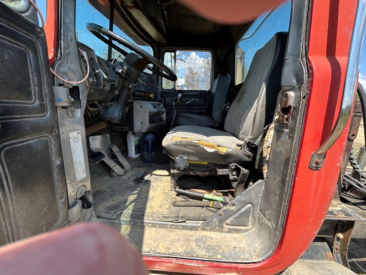 #31965-•-1989-mack-r688-tandem-axle-truck-tractor-image-31