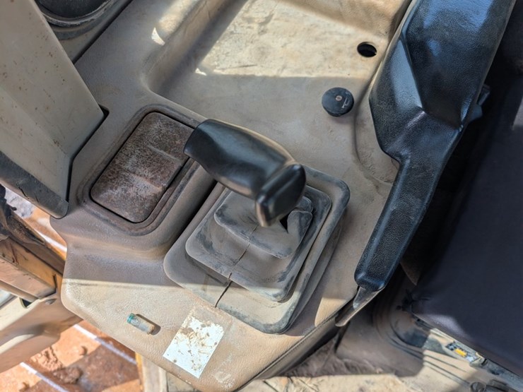 2001-caterpillar-d5m-xl-image-7