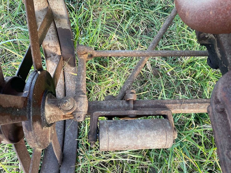 1927-fordson-tractor-image-17
