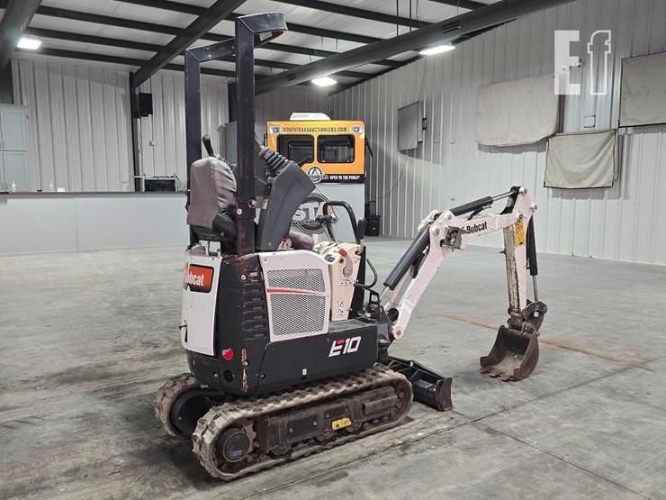 2022-bobcat-e10-image-3