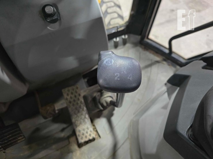 2009-caterpillar-430e-image-23