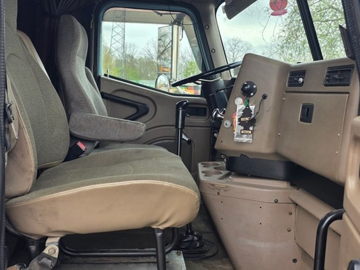 2006-international-9900-image-55