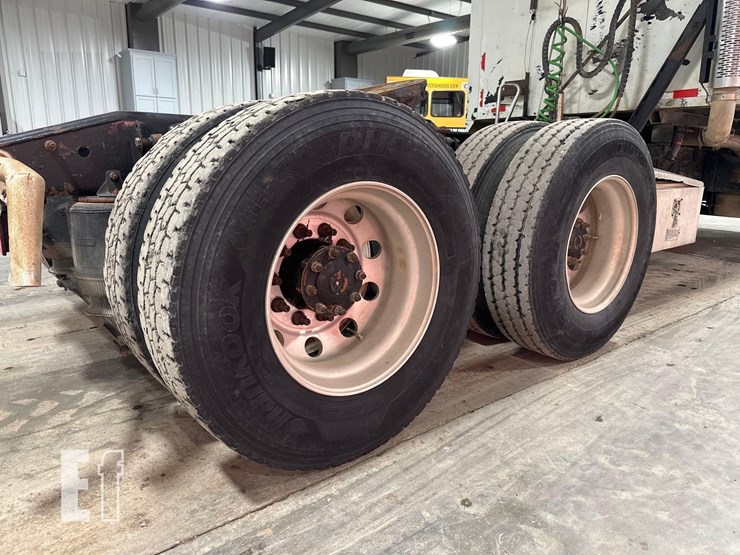 2010-mack-pinnacle-cxu613-image-33