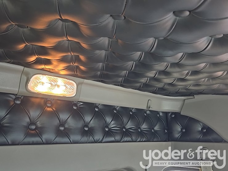 2014-kenworth-t880-image-121