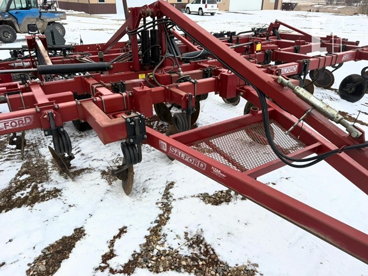 2010-salford-570-image-3