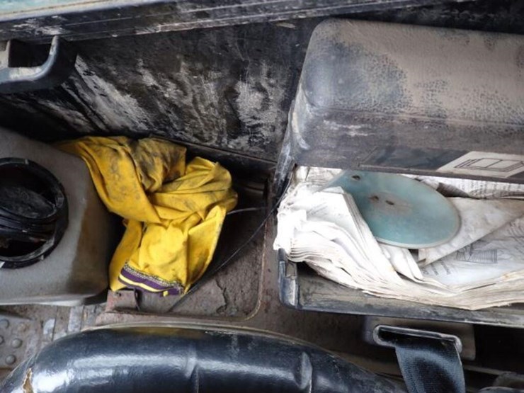 2010-caterpillar-232b-image-25