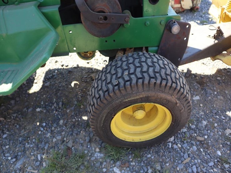 john-deere-110-image-9