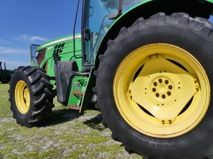 2015-john-deere-6115m-image-9
