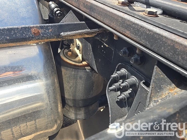 2014-kenworth-t880-image-29