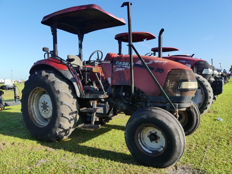 case-ih-farmall-80-image-2