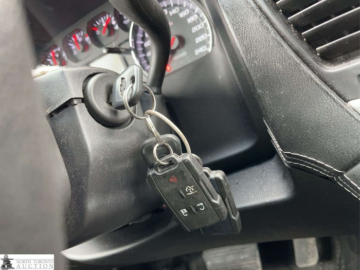 2016-chevrolet-tahoe-image-15