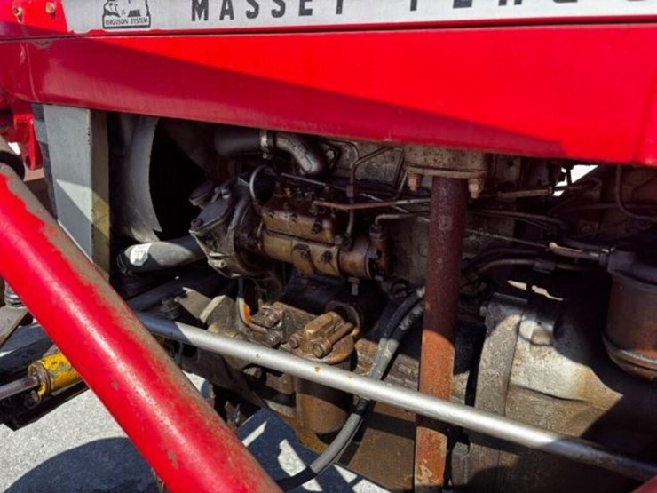 massey-ferguson-135-image-36