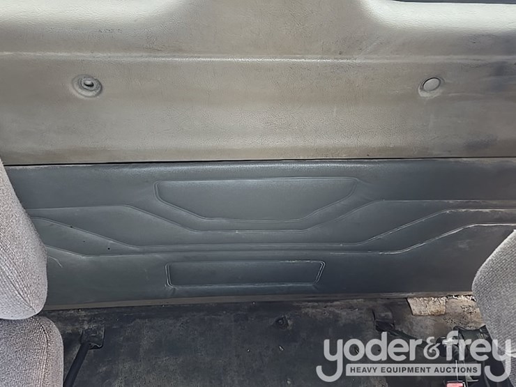 2012-freightliner-cascadia-125-image-91