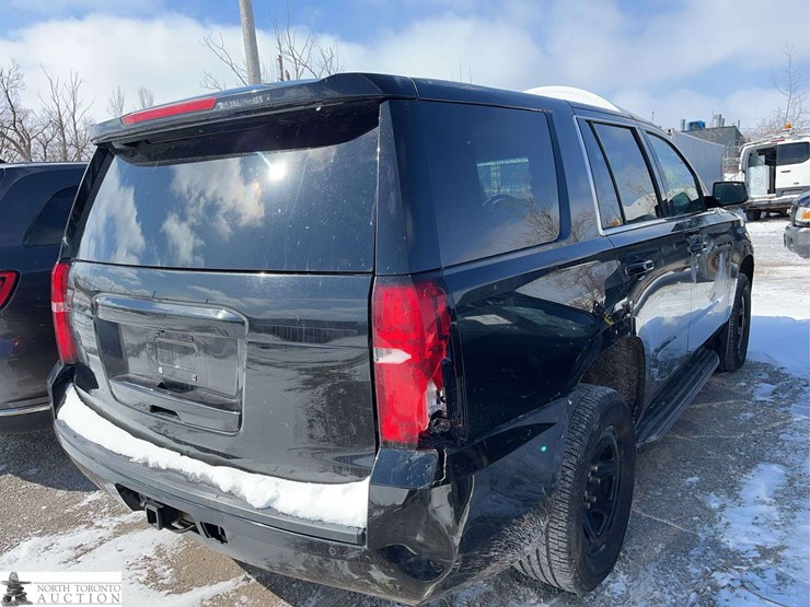 2017-chevrolet-tahoe-image-4