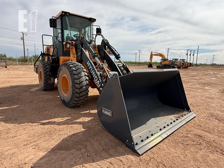 2014-hyundai-hl757tm-9a-image-2