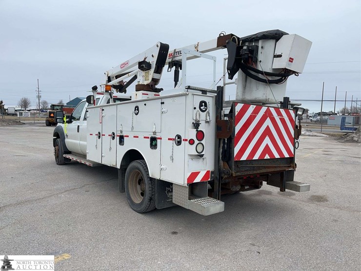 2011-ford-f550-image-7