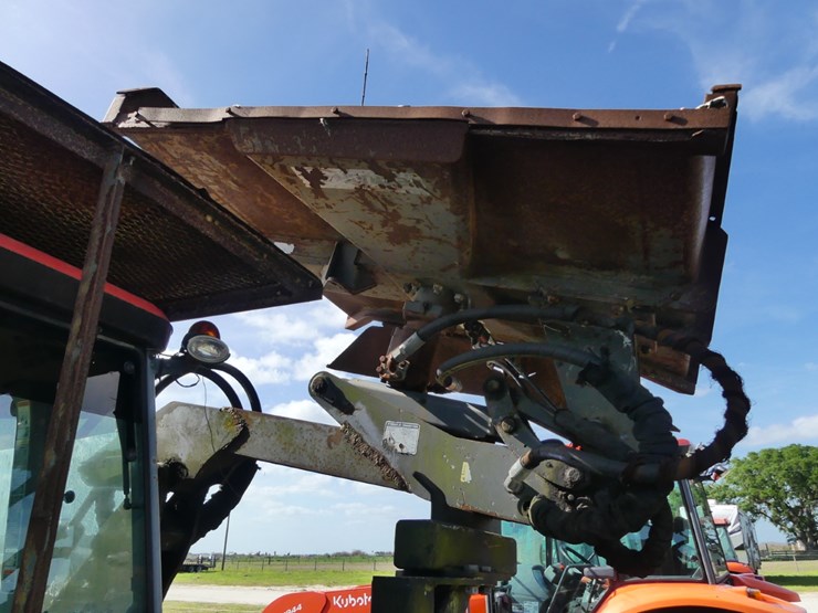 kubota-m108s-image-10