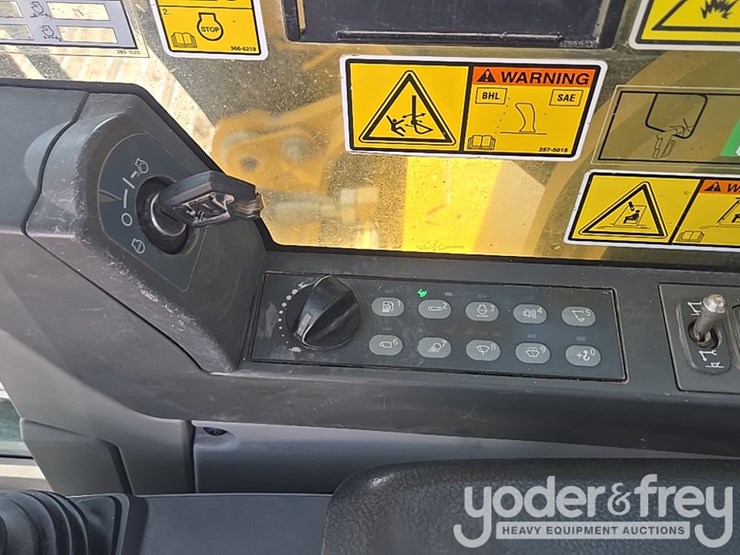 2017-caterpillar-336fl-image-107