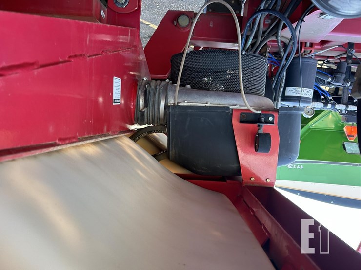 2009-white-8516-image-43