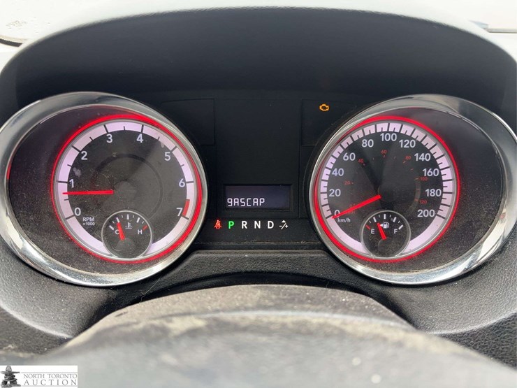 2011-dodge-grand-caravan-se-image-14