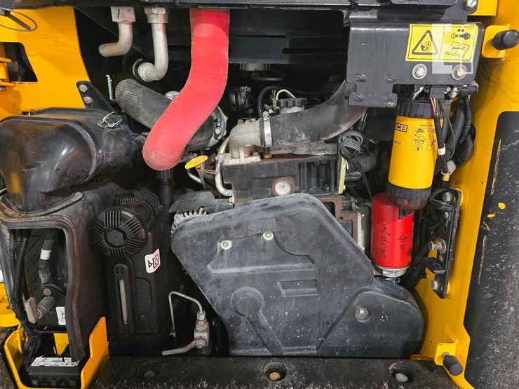 2021-jcb-3ts-8t-image-21