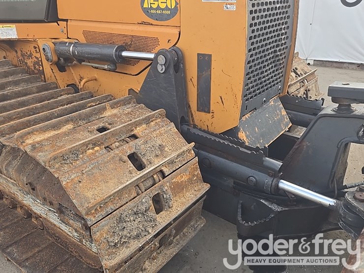 2016-case-750m-image-33