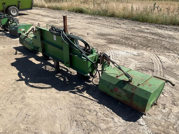 rinieri-"style"-6'-hyd.-berm-flail-mower-attach.-image-4