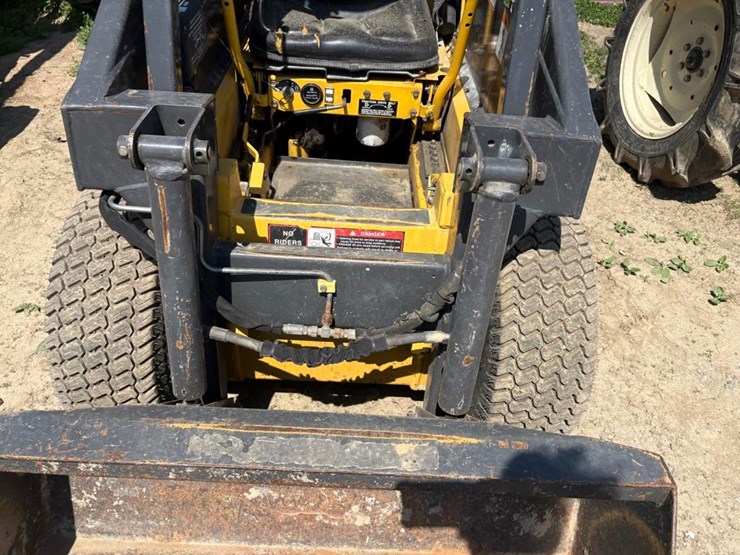 new-holland-l125-image-11